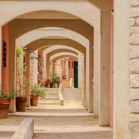 Apartmanhotel Hotiday 3*