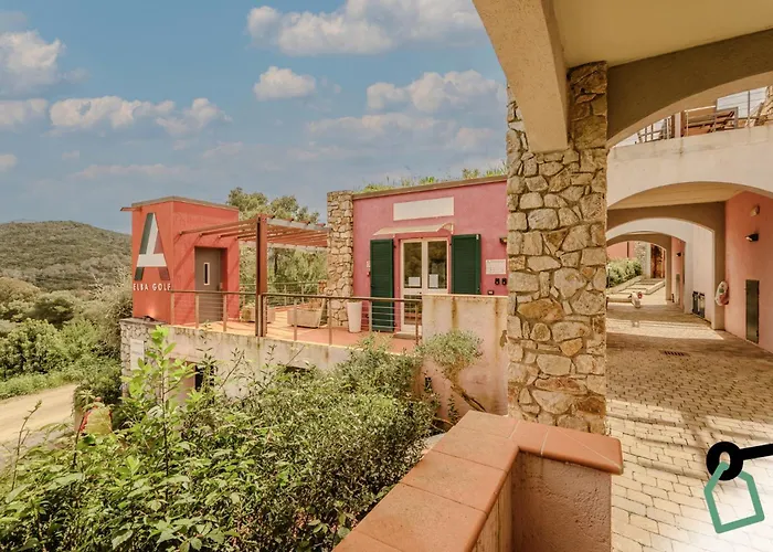 Apartmanhotel Hotiday 3*