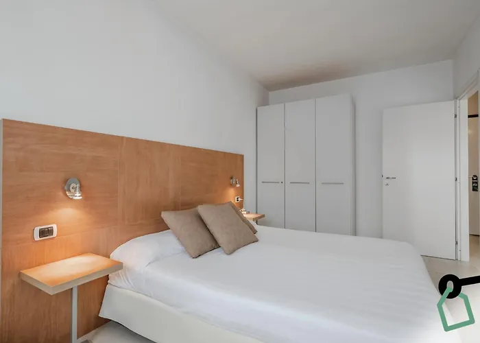 Apartmanhotel Hotiday 3*